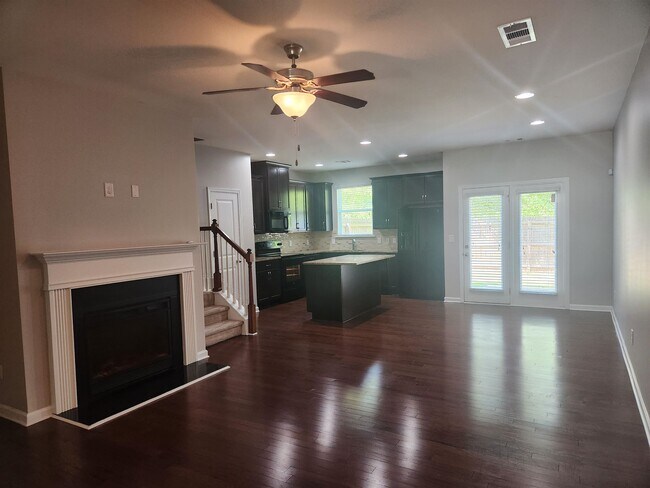 Building Photo - 4208 Alden Park Dr