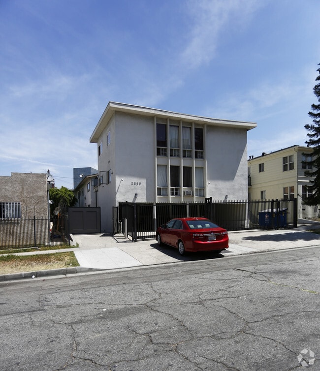 Building Photo - 2859 Leeward Ave
