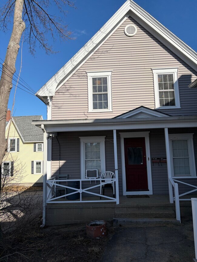 Foto del edificio - 319 Jewett St