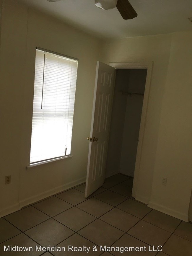 Building Photo - 309 W Osceola St