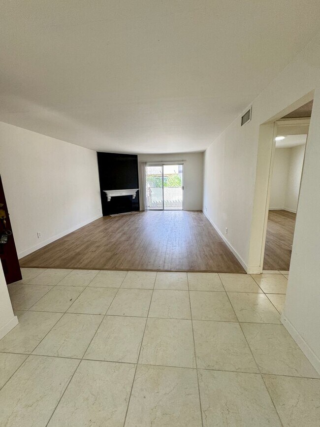 Foto del edificio - Spacious 2 Bedroom 2 Bath Condo