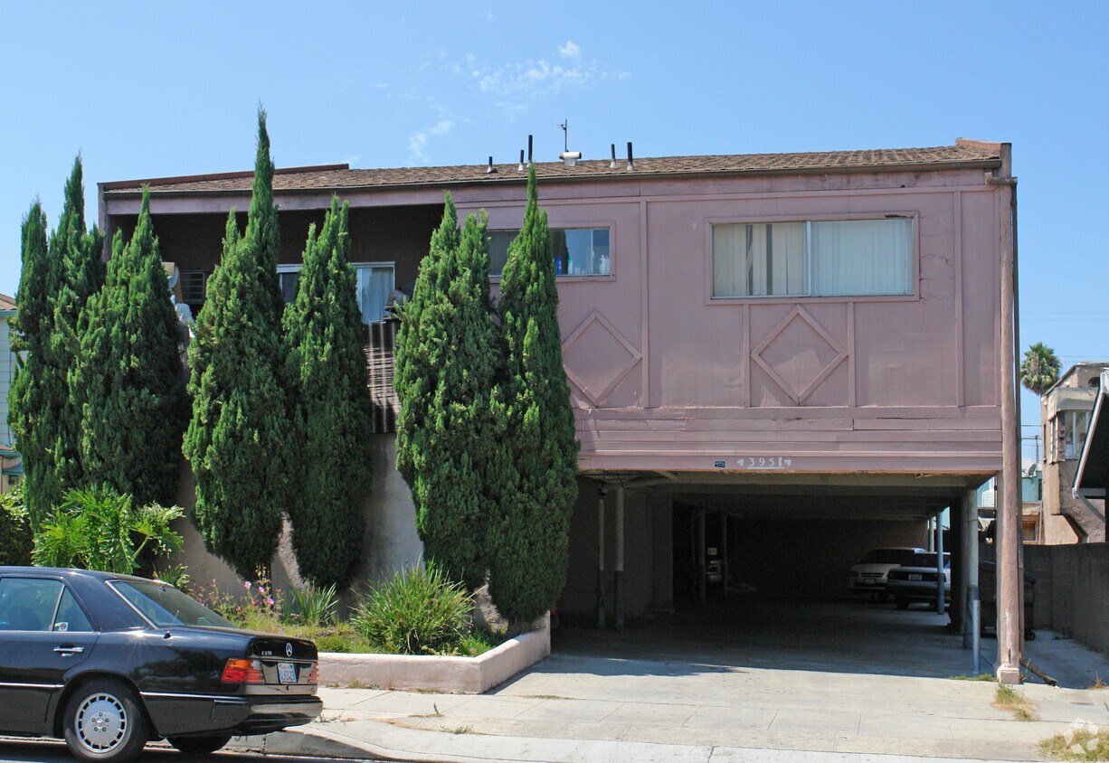 Foto del edificio - 3961 Huron Ave