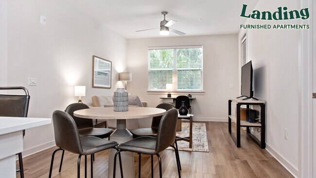 Foto del edificio - 102 Manatee Ave W
