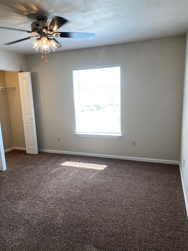 Foto del edificio - Beautiful one bedroom with a balcony!
