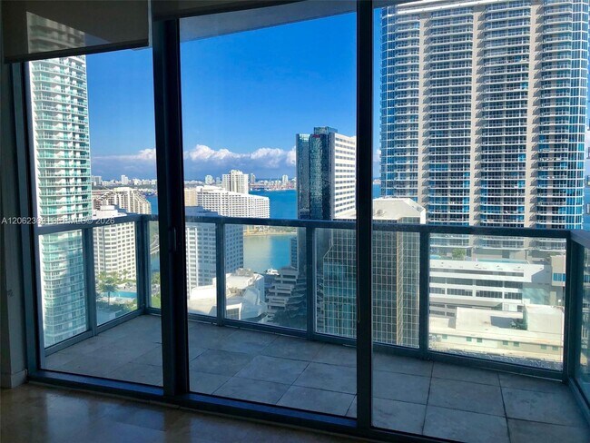 Foto del edificio - 1050 Brickell Ave