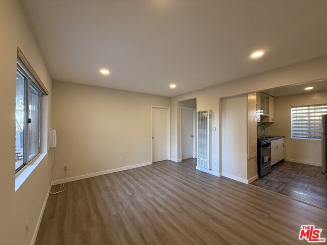 Building Photo - 4832 W 17th St