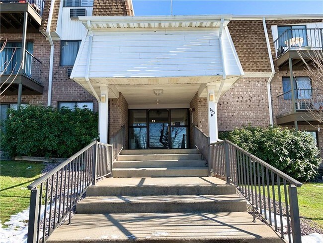 Foto del edificio - 752 Quaker Ln