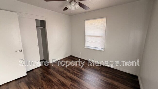 Foto del edificio - 1425 N Sterling Ave