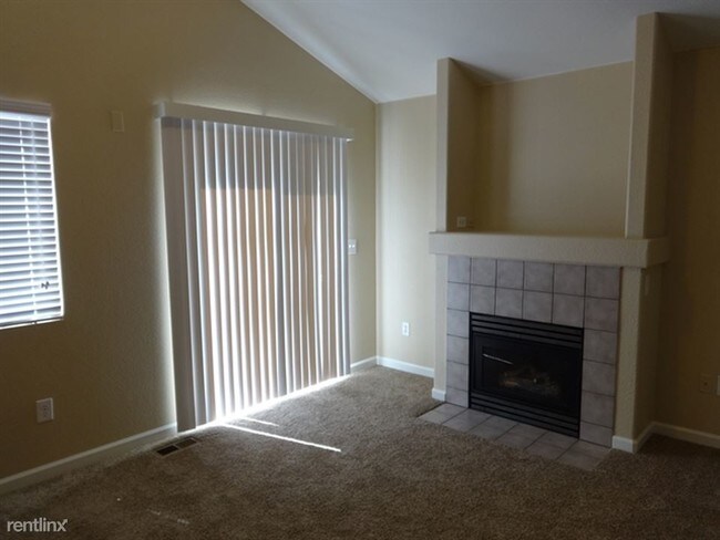Building Photo - 5212 Goldfinch St