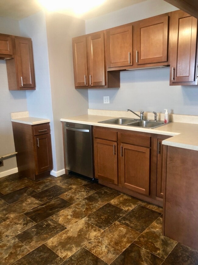 Foto del edificio - Recently updated 3 BR/1 BA plus a BONUS ROOM!