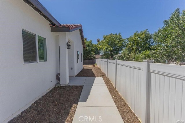 Foto principal - 1337 E 8th St