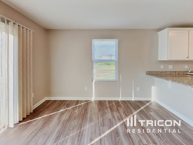 Building Photo - 2 Hazelburn Ct