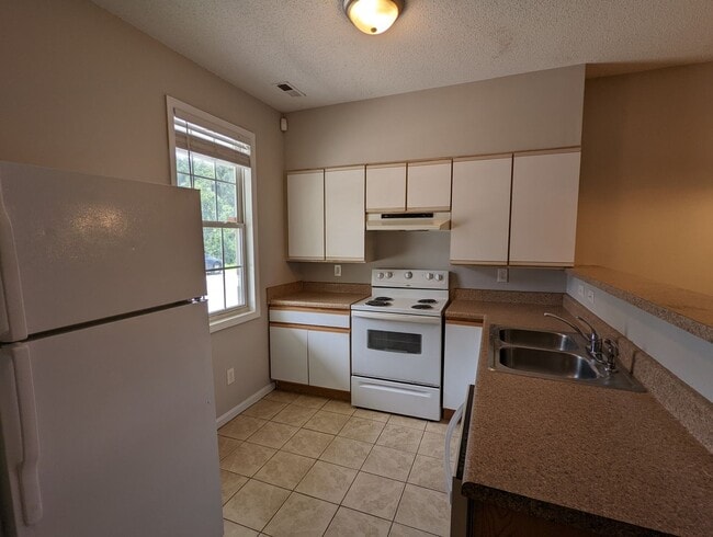 Photo - 700 Sykes St Apartment