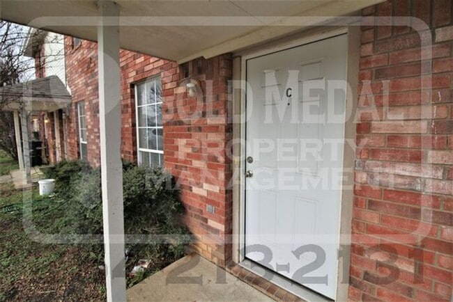 Building Photo - 4409 Deek Dr