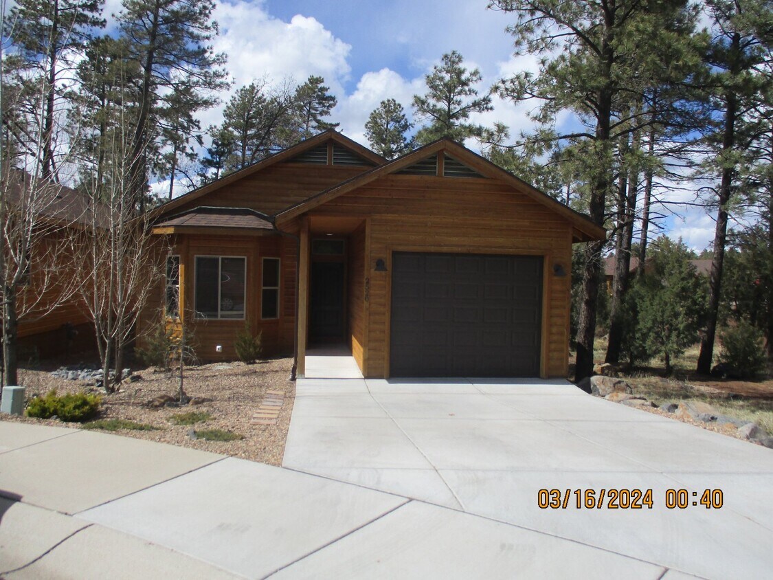 Foto principal - 2520 Waters Edge Ln