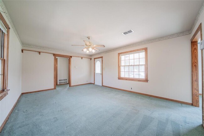 Foto del edificio - 106 W 7th St