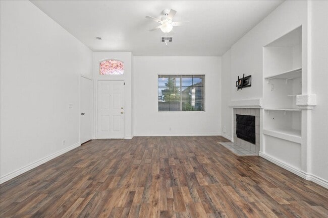 Foto del edificio - Single Story 3 Bedroom Home with Open Concept