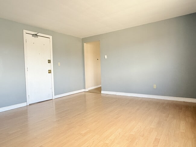 Photo du bâtiment - 751 Windsor Ave