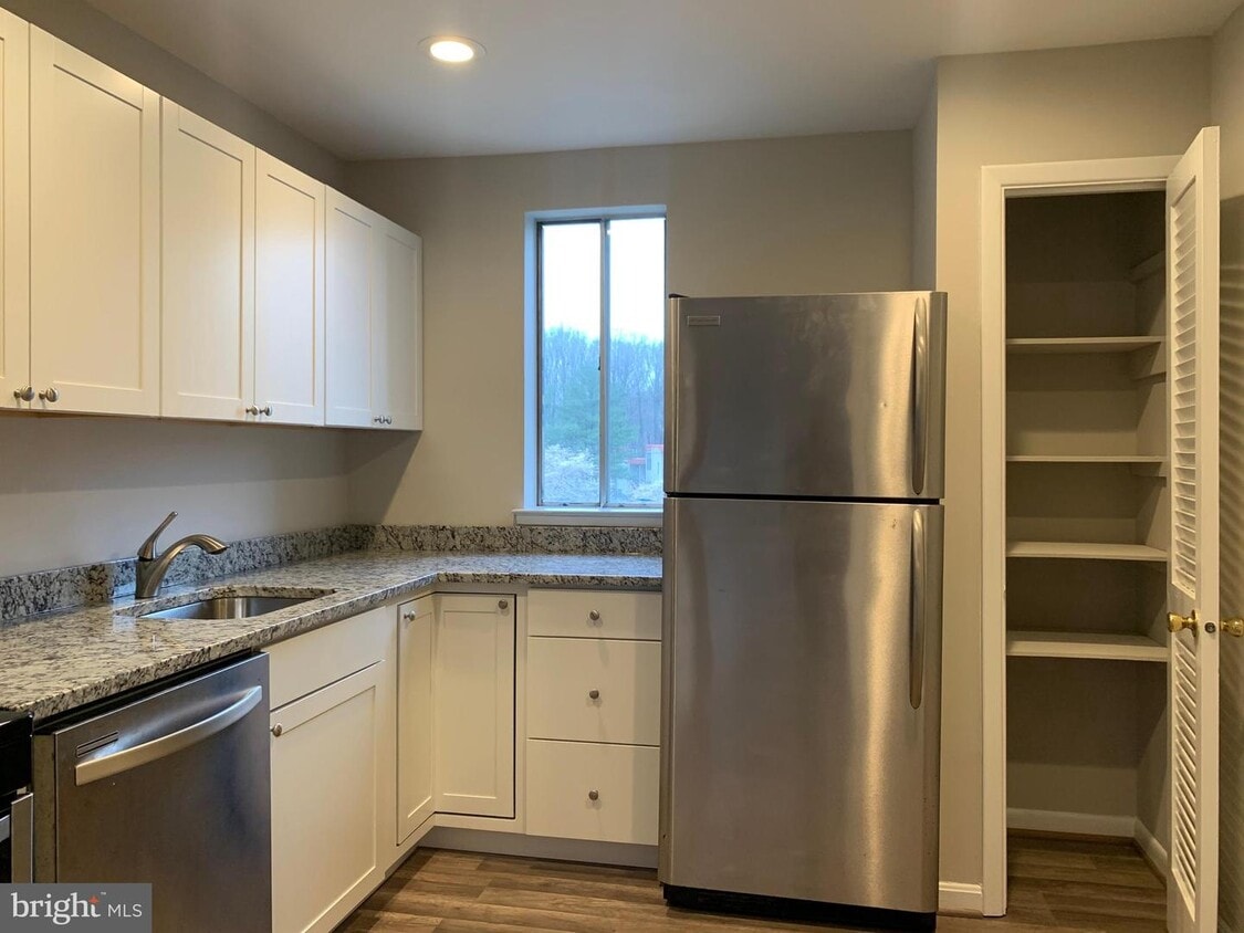 5572 Burnside Dr Unit 4, Rockville, MD 20853 Apartment for Rent in