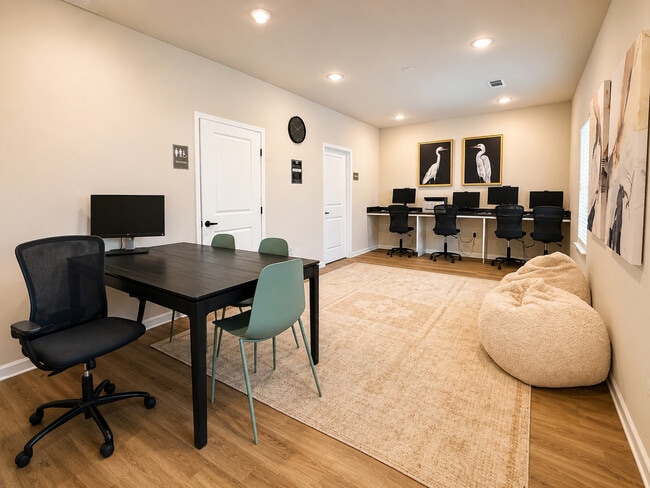 Business Center - Lakeview Place & Twin Lakes