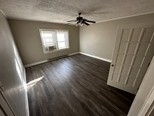 Building Photo - 128 Palmer unit 3 Studio