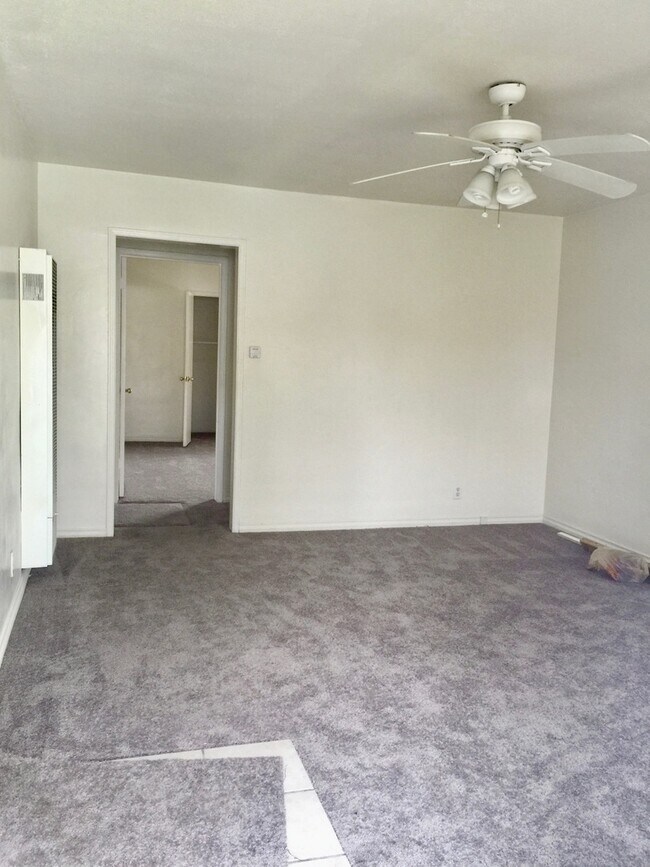 Foto del edificio - 4 BEDROOM 2 BATH HOUSE