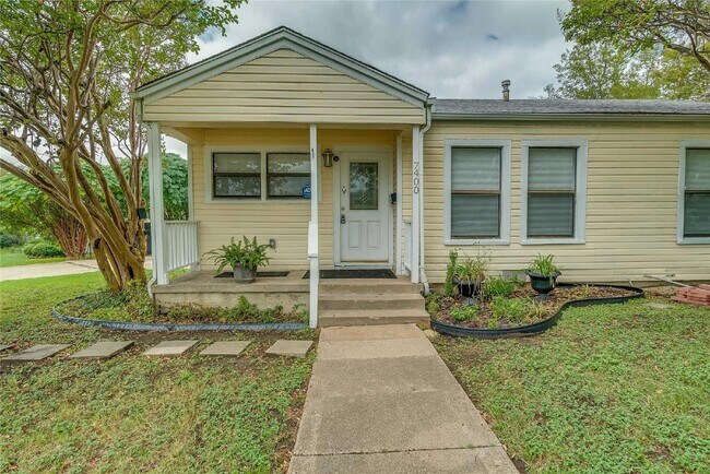 Foto del edificio - Charming 3 Bedroom Home on Corner Lot