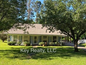 Building Photo - 108 Lake Dr