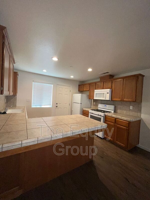 Foto del edificio - 2232 W Lark Ave