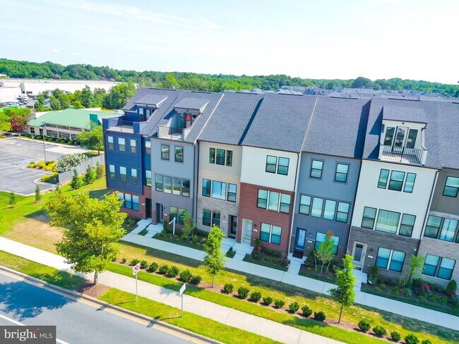 Foto del edificio - 4805 Vista Green Ln