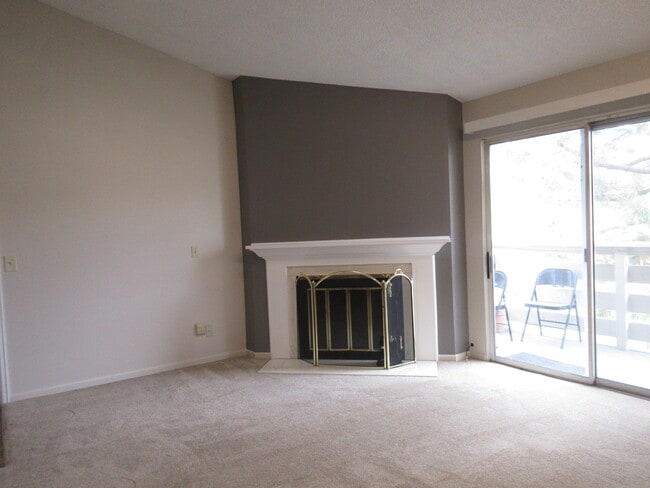 Building Photo - 3320 S Ammons St