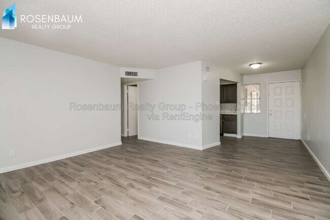 Foto del edificio - 1050 W University Dr