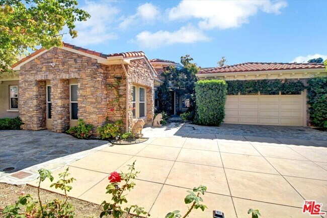 Building Photo - 2860 Dewdrop Pl