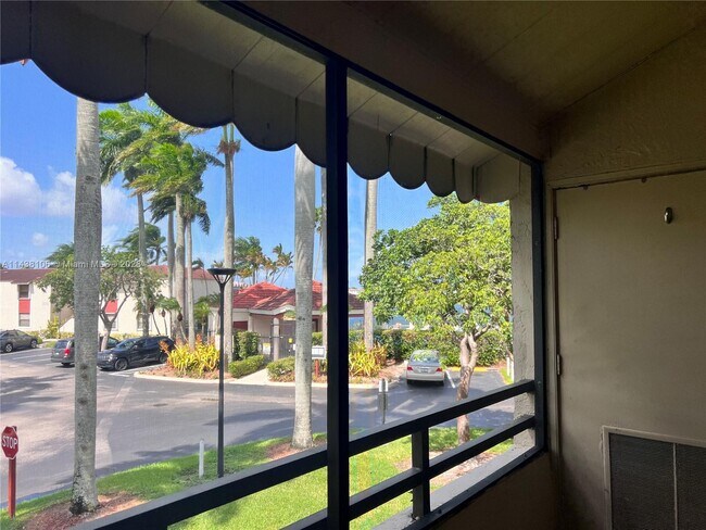 Building Photo - 20135 NE 3rd Ct