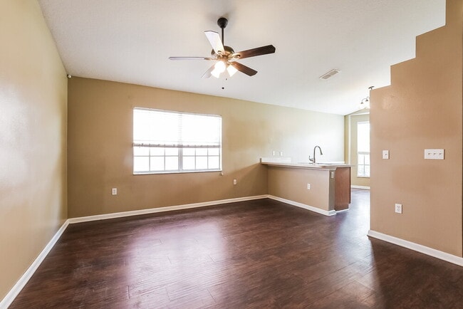 Building Photo - 178 Dovetail Ct