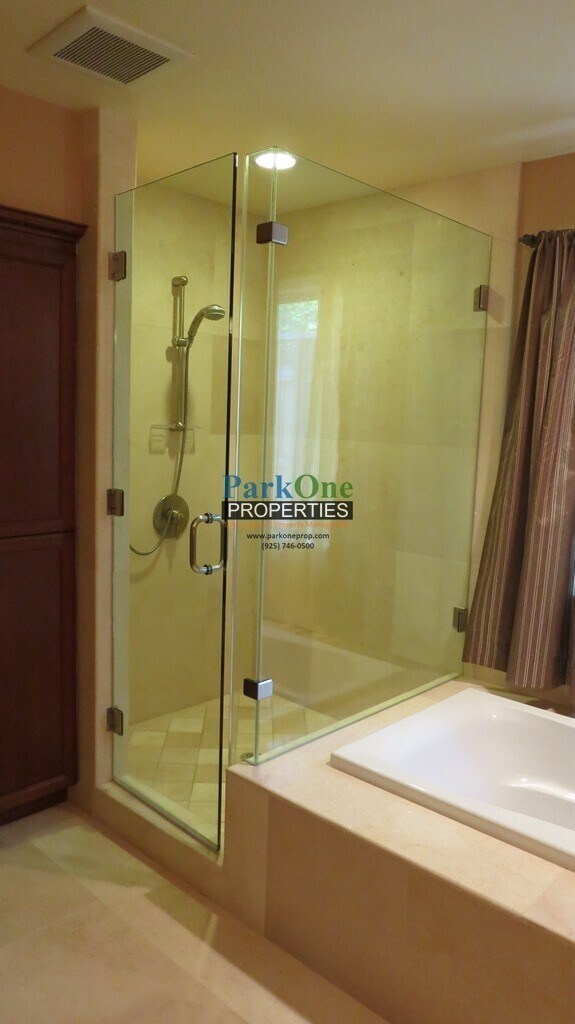 Foto del edificio - Incredible Single Level Larkey Park Home