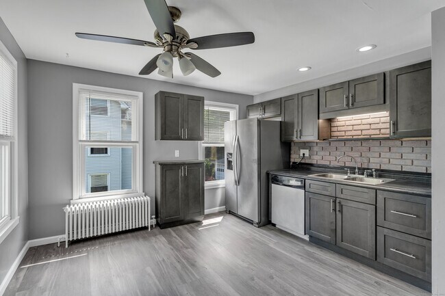 Building Photo - 34 Locke St