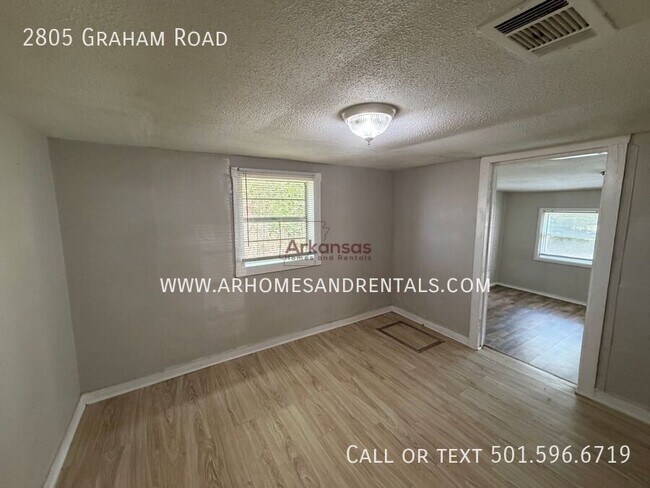 Foto del edificio - 2805 Graham Rd