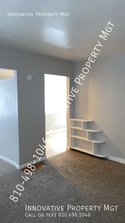 Building Photo - 1012 Farnum Ave