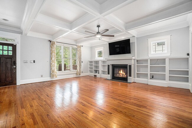 Building Photo - Charleston-Style East Atlanta Entertainer'...