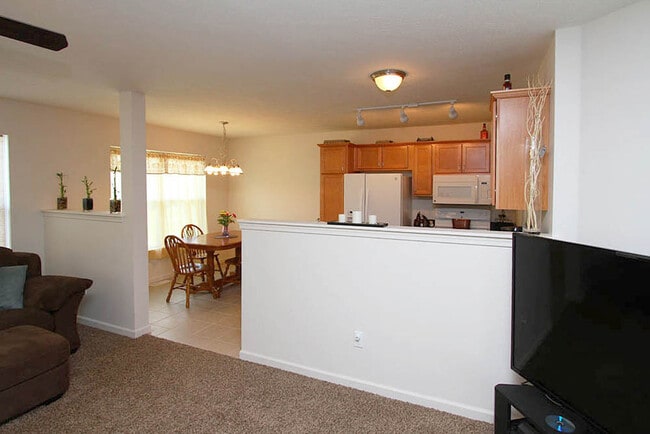 Building Photo - 2 Livery Way