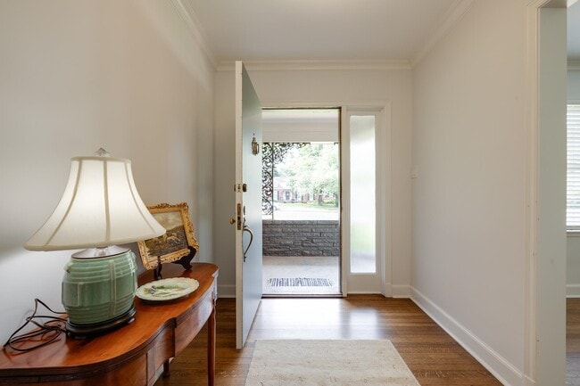 Foto del edificio - 5208 Gwynne Rd