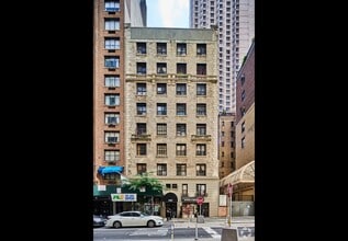 Building Photo - 140 W 55th St