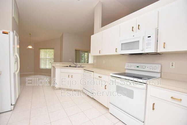 Building Photo - 6233 Napa Dr