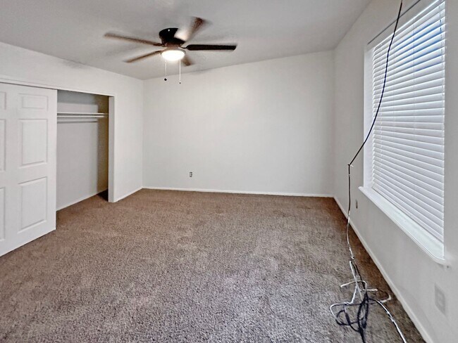 Building Photo - 4135 N Apodaca St