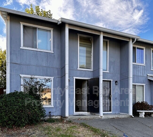 Building Photo - 1117 N Lincoln St