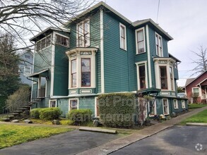 Building Photo - 218 NW 21st