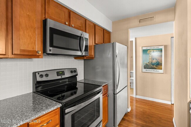 Foto del edificio - 8401 N Atlantic Ave