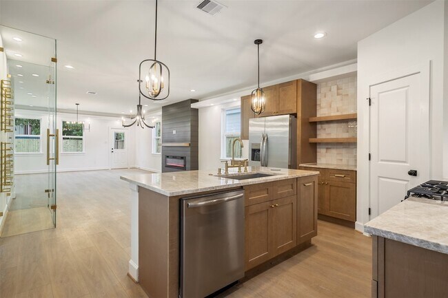 Foto del edificio - 882 Prosper St