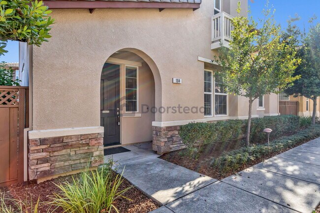Building Photo - 104 Barnhill Dr
